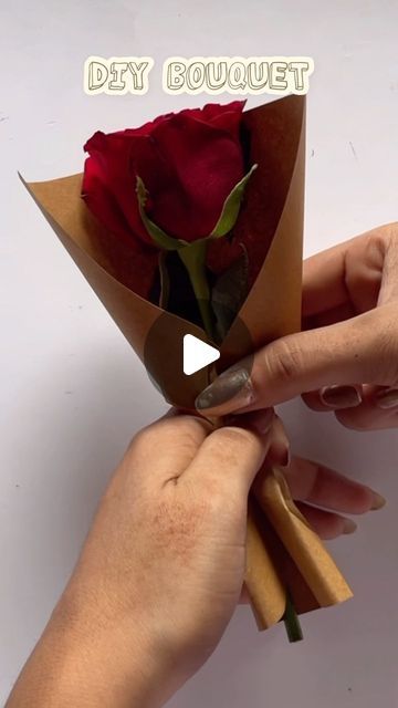 Arthestickaavi | Vintage Gifting on Instagram: "DIY bouquet 💐 Full tutorial is uploaded on my youtube channel ♥️ . . . . #diybouquet #bouquet #diycrafts #diyprojects #diyproject #rosebouquet #minibouquet #miniflowerbouquet #miniflowers #diyhomedecor #diygifts #diyideas" How To Make Mini Bouquet, Mini Bouquet Tutorial, Diy Mini Bouquet, Mini Bouquet Diy, Mini Rose Bouquet, Bouquet Tutorial, Mini Bouquet, One Rose, Mini One