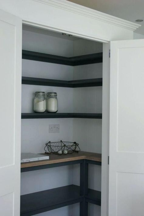 Walk In Pantry Dimensions, Small Walk In Pantry, Pantry Dimensions, Walk In Pantry Ideas, Ideas Armario, Modern Pantry, Pantry Remodel, Store Room, Pantry Makeover