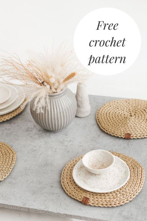 Circle Crochet Placemat Pattern, Free Crochet Patterns Placemats, Crochet Placemat And Coaster Set Free Pattern, Chunky Crochet Placemat, Modern Placemats Crochet, Crochet Circle Placemats Free Pattern, Crochet Patterns Placemats, Crochet Plate Coaster, Free Crochet Patterns For Placemats