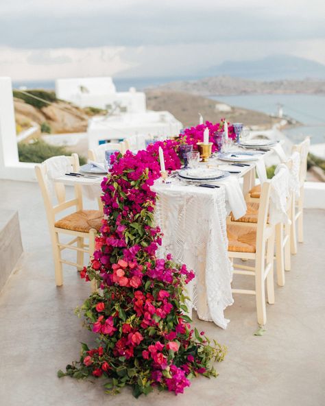 Bougainvillea Bouquet, Wedding Flowers Spring, Wedding Lists, Martha Stewart Wedding, Bougainvillea Wedding, Single Flower Bouquet, Destination Wedding Reception, Decoration Evenementielle, Ceremony Chairs