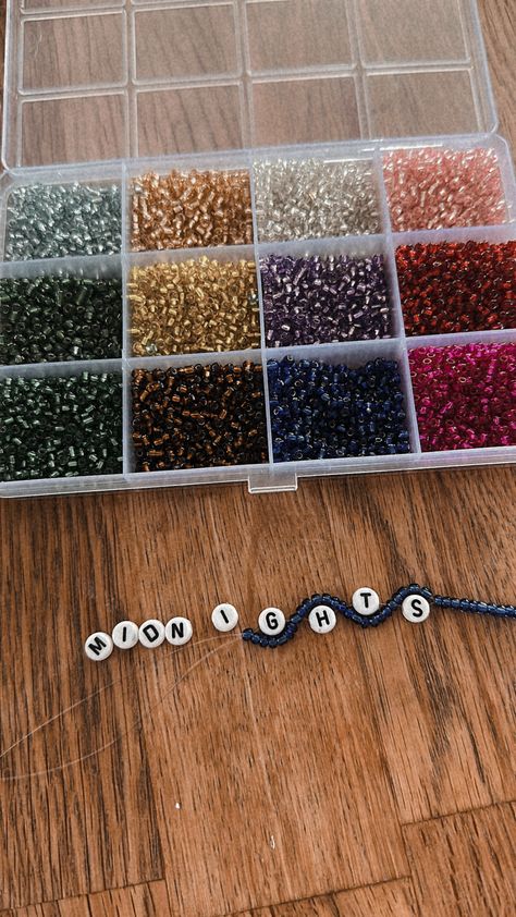 Eras Tour Seed Bead Bracelets, Beaded Bracelets Eras Tour, Beaded Bracelets Friendship, Ts Eras Tour Bracelets, How To Make Eras Tour Bracelets, Taylor Swift Bead Bracelets, Fancy Eras Tour Bracelets Tutorial, Mirrorball Friendship Bracelet, Eras Tour Necklace