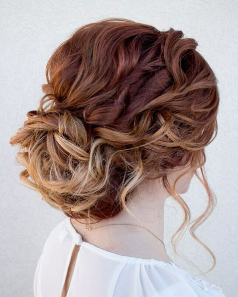 Messy Updo Hairstyle for Curly Hair Updo Hairstyles For Medium Hair, Messy Updos, Dunner Wordend Haar, Simple Updo, Easy Updo Hairstyles, Curly Updo, Hairstyles For Medium Hair, Popular Haircuts, Updo Hairstyles