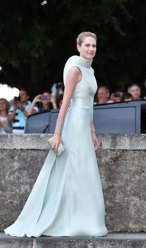 Isabella Borromeo wore a #GiorgioArmani Privé dress created especially for Beatrice Borromeo's wedding. Armani Wedding Dress, Andrea Casiraghi, Valentino Gowns, Beatrice Borromeo, Mark D Sikes, Royal Beauty, Tulle Veils, Princess Charlene, Celebrity Sightings