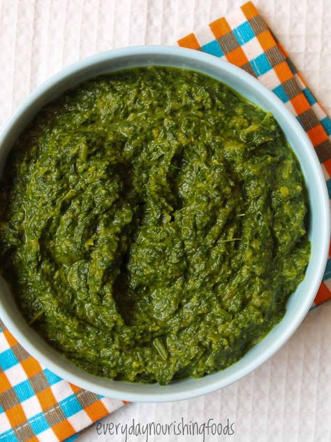 Indian Creamed Spinach, Spinach Indian Dish, Indian Saag Recipe, Indian Spinach Side Dish, Saag Aloo Recipe Easy, Malabar Spinach Recipes, Spinach Saag Recipe, Indian Spinach Recipes, Tofu Saag