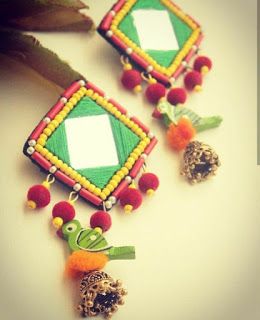 Mirror Thread Jewellery, Handcraft Ideas To Sell, Earring Embroidery, Handcraft Ideas, Navratri Jewellery, Ideas To Sell, Mirror Earrings, Diy Earrings Easy, Mirror Jewelry