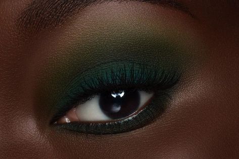 Green Eye Makeup On Black Women, Dark Makeup Green Eyes, Bottle Green Eye Makeup, Dark Green Eye Makeup Black Women, Green Under Eye Makeup Looks, Dark Green Makeup Looks Prom, Princess Tiana Makeup Look, Dark Green Eyeshadow Looks, Green Eye Shadow Looks