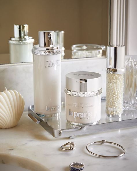 La Prairie Makeup, Luxury Skincare Aesthetic, Bridal Makeup Products, Rich Skincare, Lush Skincare, Bridal Skin Care Routine, La Prairie Skincare, Bridal Skincare, Skin Care Luxury