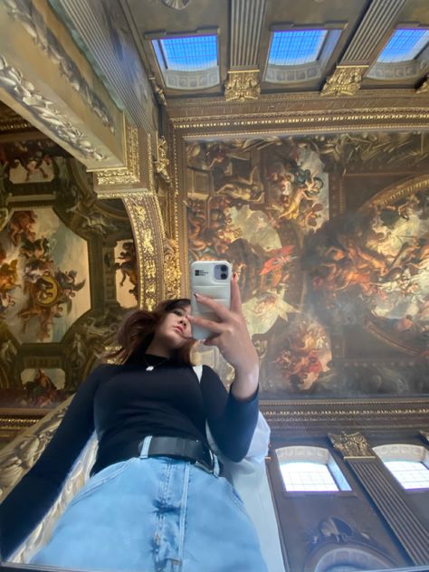 baroque art history selfie museum gallery history of att gold art Museum Selfie Ideas, Art Museum Poses, Museum Pose Ideas, Museum Pose, Laying Down Selfie, Men Selfie Poses, Museum Selfie, Snapchat Poses, Museum Pics