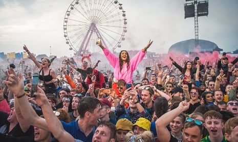 Spot the gurn ... the crowd on day two of Parklife festival. Music Festival Crowd, Festivals Aesthetic, Parklife Festival, Festival Crowd, Music Festival Aesthetic, Festival Aesthetic, Reading Festival, Festival Photography, Event Stage