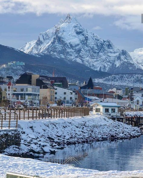 39 Me gusta, 3 comentarios - nora jreige (@norajreige) en Instagram: "Ushuaia, Tierra del Fuego, Argentina  @phenzoc ViveArgentina💙  #Ushuaia #tierradelfuego #patagonia…" Patagonia Aesthetic, Argentina Culture, Visit Argentina, Snow Trip, Patagonia Argentina, Ushuaia, Photo Nature, Travel South, Future Travel