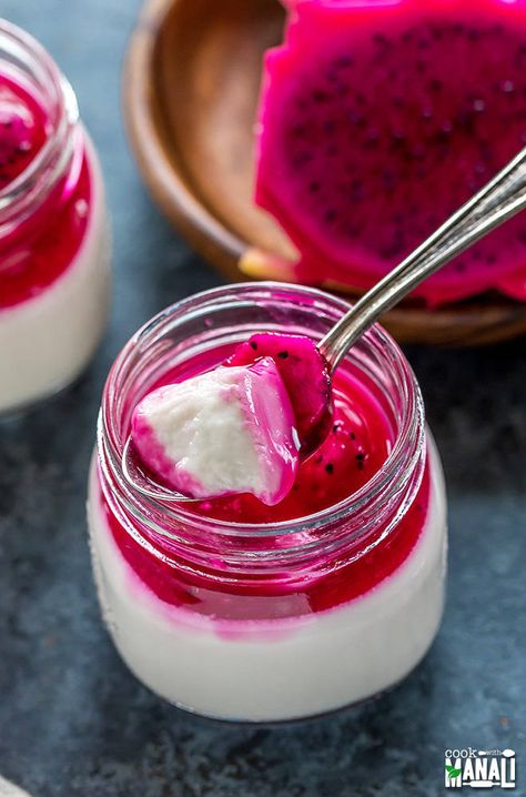 Dragon Fruit Tea Recipe, Dragon Fruit Dessert, Vegan Panna Cotta, Fruit Tea Recipes, Dragonfruit Recipes, Fruit Desert, Desserts Fruit, Nutritious Desserts, Tropical Desserts