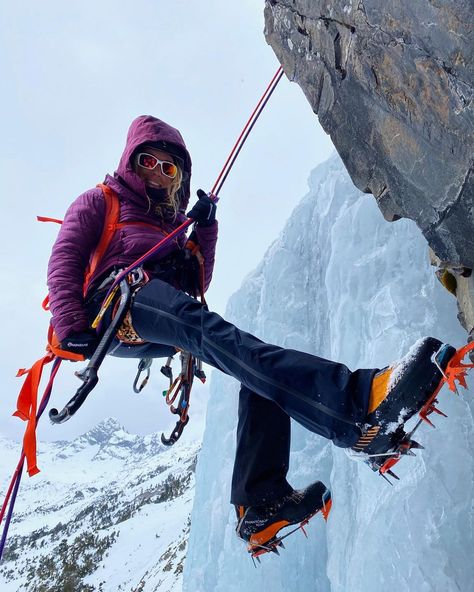 María Martín (@princessmountainwoman) • Instagram photos and videos Desert Running, Trekking Outfit, Crazy Adventures, Midlife Crisis, Ultra Running, Adventure Aesthetic, Mountain Living, Mountain Climbers, Ice Climbing