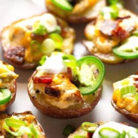 Potato Skins Appetizer, Jalapeno Popper Bites, Loaded Potato Skins, Potato Appetizers, Red Potato, Red Skin Potatoes, Cooking Quotes, Queso Cheddar, Potato Skin