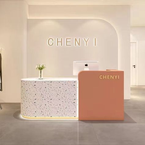 Reception Minimal Design, Estetic Clinic Interior Design, Colourful Reception Desk, Reception Desk Small Space, Store Reception Design, Rounded Reception Desk, Small Spa Decor Ideas, Reception Beauty Salon, Beauty Clinic Reception