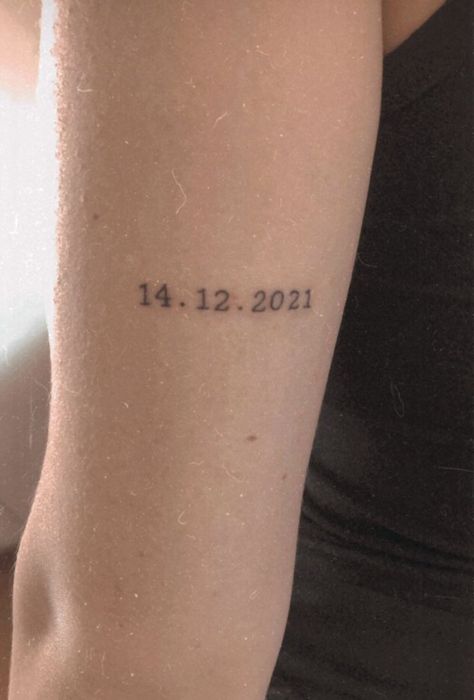 Birthday Date Tattoo Ideas, Birthday Date Tattoos, Birthdate Tattoo, Tattoo Font Styles, Date Tattoos, Mom Tattoo Designs, Writing Tattoos, Petite Tattoos, Discreet Tattoos