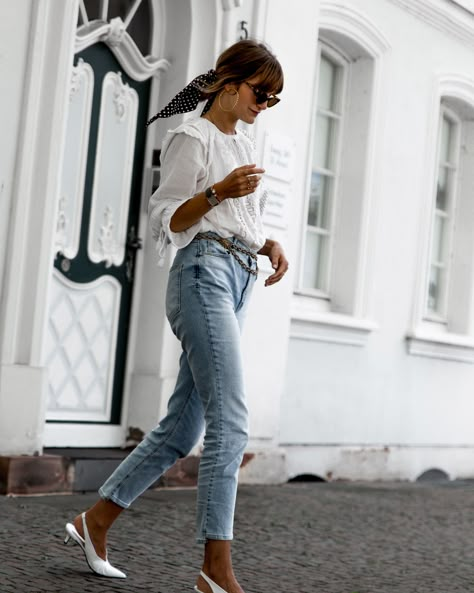 Kitten heels, either you love or you hate them. Honestly it took me a loong time to finally love them, but know I'm just wondering how was I doing without them ?    Hair scarf : Scrunchie is Back  Lace blouse : Suncoo  Chain belt : Chanel vintage  Jeans : Pimkie  Kitten heels : Sacha shoes  Pearls bag : Mango    http://www.fashionardenter.com/2018/10/why-you-need-pair-of-kitten-heels-in.html    #streetstyle #fallfashion #parisianstyle #frenchblogger #falllook #fashioninspo #fallootd Back Lace Blouse, Slingback Heels Outfit, Hair Scarf Scrunchie, Belt Chanel, Kitten Heels Outfit, Casual Heels Outfit, Heels Kitten, Pumps Outfit, Black Kitten Heels