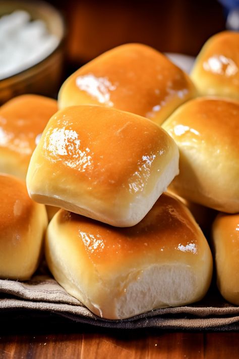 Copycat Texas Road House Rolls Texas Road House Rolls, Road House Rolls, Texas Roadhouse Rolls, Cinnamon Honey Butter, Homemade Breads, Road House, Yeast Rolls, Lunch Bowl, Recipes Homemade