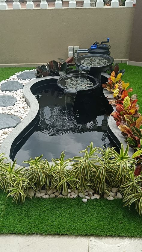 Garden Ponds Ideas, Garden Fountain Ideas, Ponds Ideas, Small Fish Pond, Fish Ponds Backyard, Small Backyard Ponds, Diy Ponds Backyard, Koi Pond Design, Pond Decorations