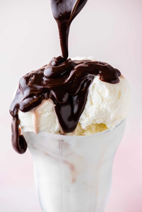 Fudge Sauce For Ice Cream, Homemade Hot Fudge Sauce, Hot Fudge Sauce Recipe, Fudge Sauce Recipe, Homemade Chocolate Fudge, Hot Fudge Sundae, Fudge Sundae, Homemade Hot Fudge, Homemade Strawberry Sauce