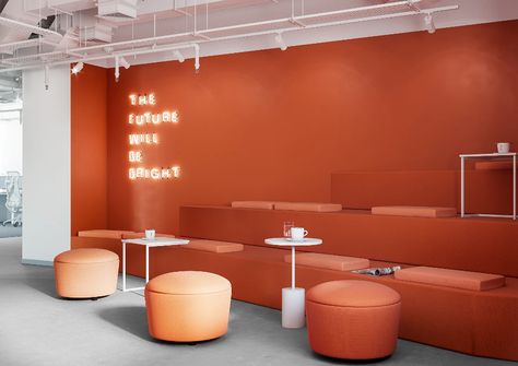 Orange Room, School Interior, Office Space Design, Office Lounge, 카페 인테리어 디자인, Office Inspo, Office Layout, Bureau Design, Coworking Space