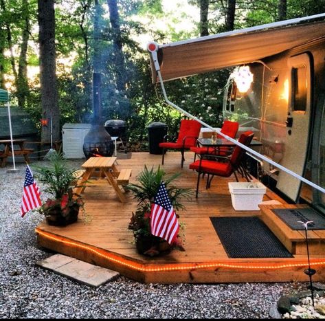 Rv Deck Ideas, Porch For Camper, Rv Deck, Campsite Decorating, Campsite Setup, Trailer Deck, Rv Lots, Rv Campsite, Diy Camper Remodel