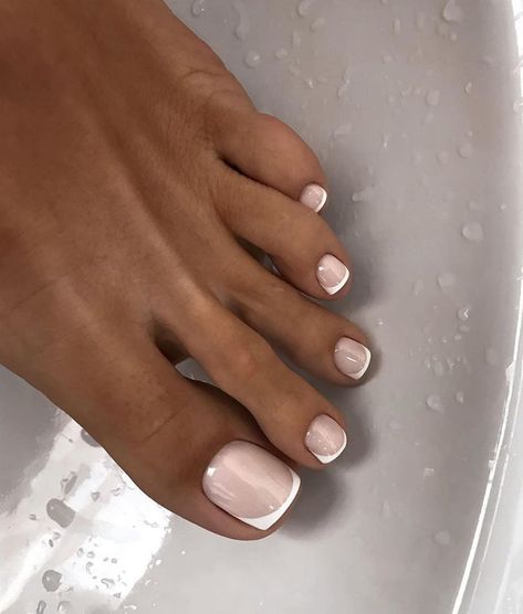 French Pedicure, Pedicure Nail Designs, Unghie Nail Art, Gel Toe Nails, Toe Nail Color, Pretty Toe Nails, Nails For Bride, French Manicure Nails, Cute Toe Nails