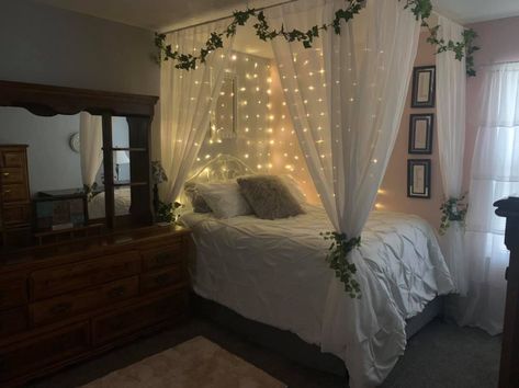 Canopy Bed With Lights Romantic, Curtain For Bed, Bed With Curtains Aesthetic, Aesthetic Bed With Curtains, Bed Curtains Aesthetic, Canopee Bed Aesthetic, Bed With Curtains Around It Aesthetic, Curtain Lights Bed Canpoy, Bed Canopy Fairycore