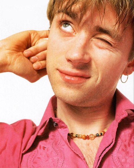 Damon albarn
Blur
Uk band
90s band
United kingdom band
Oasis Damon Albarn, British Rock, Gorillaz, Blur, Pink