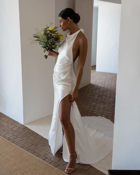 All Posts • Instagram Mermaid Wedding Dress Satin, Simple Mermaid Wedding Dress, Halter Top Wedding Dress, Halter Neck Wedding Dress, Wedding Dress Satin, Wedding Gown Simple, Neck Wedding Dress, Hollywood Style, Ivory Dress