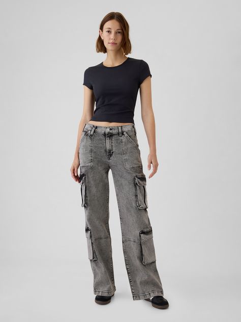 Fit: A full-length loose jean that's fitted on the waist & relaxed all the way down.  Fabric: 94% Cotton, 5% Recycled Cotton, 1% Stretch.  Stretch: Low Stretch Jeans.  Authentic denim with a soft & easy lived-in feel. ​ Rise: Mid Rise Jeans.  Look: A loose jean in a black acid wash.  Details: Zip fly, front slant pockets, back patch pockets, double-cargo pockets at sides.  Responsibly Made: This pair of jeans is part of our water-saving Washwell program.  Compared with conventional wash methods, Washwell uses at least 20% less water and has saved over a billion liters of water since 2016.  Our Mid Rise Jean has a 10" 25cm) rise.  Relaxed through the hip & thigh.  Loose, straight leg. ​ Full-length jean.  Hits below the ankle.  17" 43 cm) leg opening.  Inseam: Petite 27. 5" 70 cm), Short 29