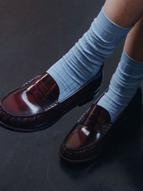 hehr is simple and sophisticated collection that blends seamlessly into any look uses high-quality fabrics to pursue long-lasting value.- Vintage and classic mood loafers- Cushioning insole for a comfortable fit- Soft and durable cow leather used- Great to match with any socks Weejuns Loafers Women, Loafers Wide Leg Pants, Burgundy Loafers Outfit Women, Loafers With Socks Outfit, Loafers Aesthetic, Socks Loafers, How To Style Loafers, Fall Loafers, Socks And Loafers