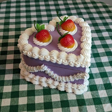 Spring Strawberry Trinket Fake Cake Box 🍰 -Magnet Closure -Topped with adorable strawberries, spring colour scheme  -Wooden box -Super Cute!! Cake Boxes Diy, Cottage Core Vibes, Faux Cake, Aesthetic Cottage Core, Ceramic Jewelry Dish, Aesthetic Cottage, Fake Cake, Cake Box, Cute Strawberry