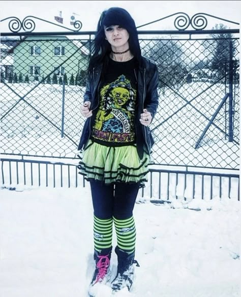 Kidcore Goth Outfits, Emo Scene Winter Outfits, Scene Emo Clothes, Scene Emo Outfits 2000s, Scenmo Outfits, Winter Scene Outfits, Scene Winter Outfits, Emo Clothing Aesthetic, Scene Clothes 2000s