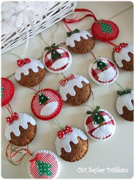 super cute felt ornaments...how adorable would these be on a rustic brown ornament tree? Felt Ornaments Diy, Diy Felt Christmas Ornaments, Felt Christmas Decorations, Ornament Pattern, Christmas Ornament Pattern, Felt Decorations, Felt Christmas Ornaments, Christmas Sewing, Noel Christmas