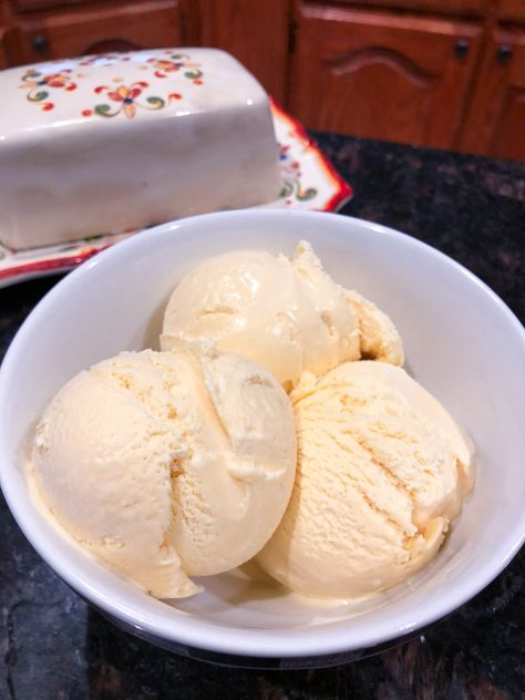 Homemade Vanilla Ice Cream Heavy Cream Ice Cream, Vanilla Ice Cream Aesthetic, Vanilla Ice Cream Homemade, Mens Twists, Ice Cream Vanilla, Veg Pizza, Twists Hairstyles, Summer Vision, Homemade Vanilla Ice Cream