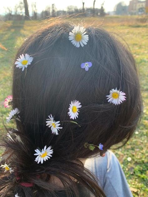 Flowers, Hair