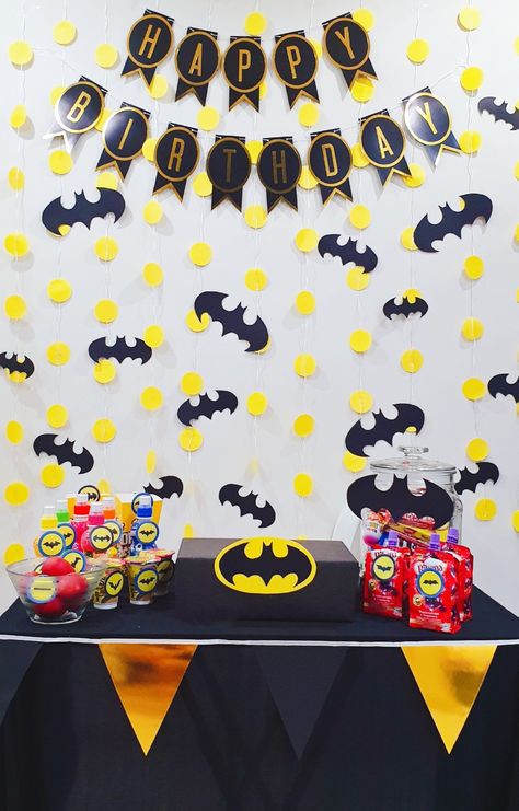 Batman Birthday Theme Ideas, Batman Party Decorations Diy, Batwheels Birthday Party Ideas, Batman Birthday Party Decorations, Batman Birthday Party Ideas, Batman Theme Party, Batman Party Decorations, Batman Themed Birthday Party, 40th Birthday Banner