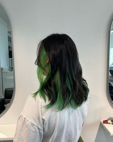 Idea For Color Hair, Back Hair Color Ideas, Green Color Hair Ideas, Peekaboo Hair Medium Length, Shego Hair Color, Ideas Color Hair, Black Hair With Green Peekaboos, Best Colours To Dye Your Hair, Black Hair Green Peekaboo