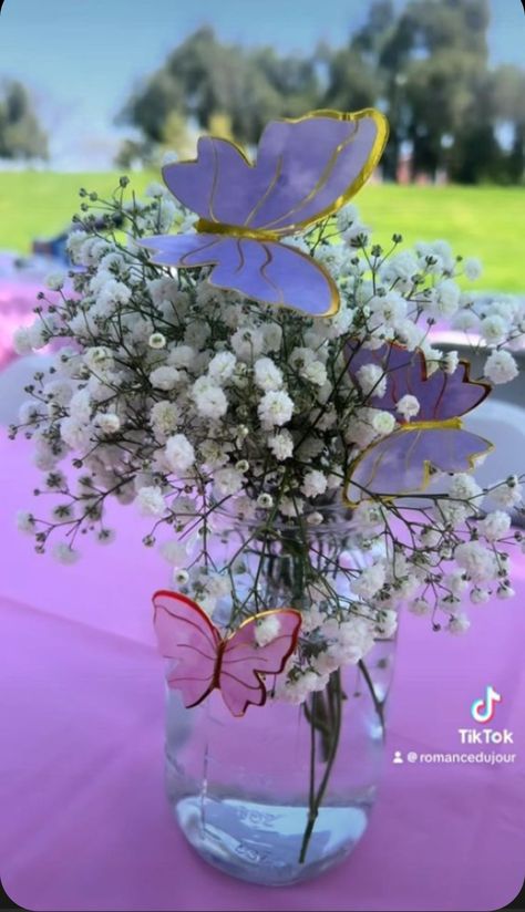 Purple Butterfly Bday Theme, Butterfly Branch Centerpiece, Butterfly Party Ideas Decorations, Lavender Baby Shower Centerpieces, Purple Butterfly Party Ideas, Enchanted Forest Butterfly Theme, Butterfly Backdrop Diy, Butterfly And Flower Quinceanera Theme, Butterfly Birthday Theme Ideas