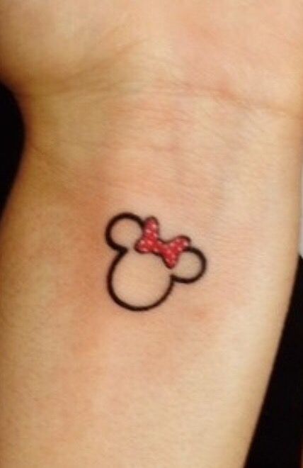 Minnie Mouse tattoo idea. Mouse Tattoo Small, Minnie Mouse Tattoo, Mickey And Minnie Tattoos, Minnie Tattoo, Lotusblume Tattoo, Disney Tattoos Small, Mickey Tattoo, Mouse Tattoo, Mickey Mouse Tattoo