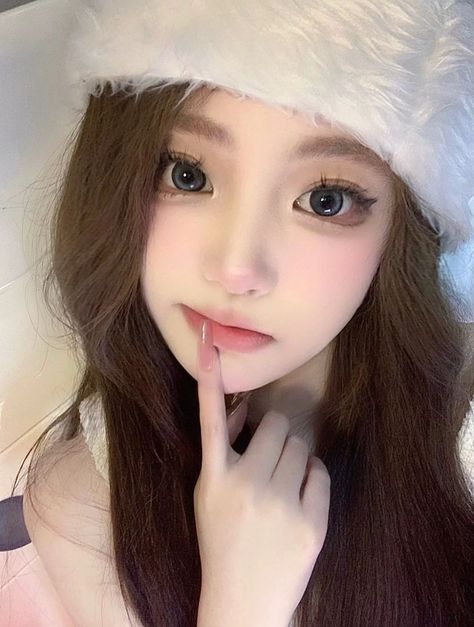 Makeup Asia, Chinese Makeup, Douyin Makeup, Soft Makeup Looks, David And Goliath, Girl Korean, Makeup Tut, Ethereal Makeup, Doll Makeup