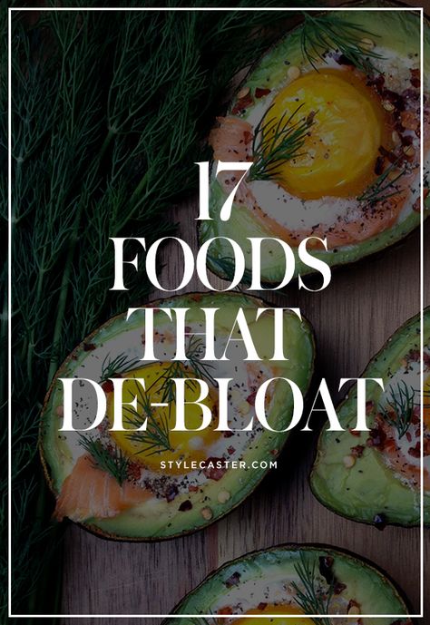 17 Foods that Debloat | It's swimsuit season and no one wants to strap on a bikini with a bloated belly. Here are 17 bloat-fighting foods for a flatter stomach in no time @stylecaster Foods That Debloat, Detox Drinks Flat Tummy, Flatter Stomach, Bloated Belly, Swimsuit Season, Foods To Avoid, Flat Stomach, Fat Burning Foods, Detox Diet