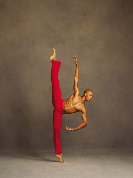 alvin ailey american dance theatre - andrew eccles Black Dancers, Alvin Ailey, 남자 몸, Dance Outfit, Male Dancer, Dance Movement, Dance Theater, Shall We Dance, Ballet Photography