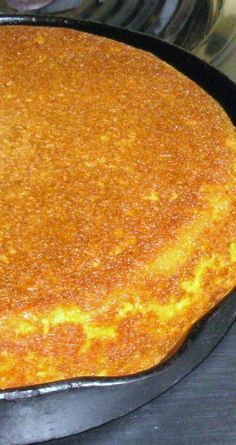 Classic Cornbread, Southern Cornbread Recipe, Black Pan, Best Cornbread Recipe, Cornbread Recipe Sweet, Buttermilk Cornbread, Southern Cornbread, Iron Skillet Recipes, Homemade Cornbread