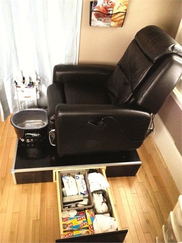 Space-Saving #Storage Solution: Cool pull-out pedicure platform drawer Diy Pedicure Station, Home Nail Salon Ideas Small Spaces, Pedicure Chair Ideas, Pedicure Station Ideas, Home Nail Salon Ideas, Small Space Storage Solutions, Pedicure Station, Diy Pedicure, Home Nail Salon