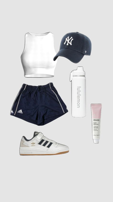 Gym Wear Aesthetic, Revealing Outfit Casual, Sporty Outfits Summer, Training Outfit, Cute Athletic Outfits, Outfit Sporty, Activewear Outfits, Gymwear Outfits, Gym Crush