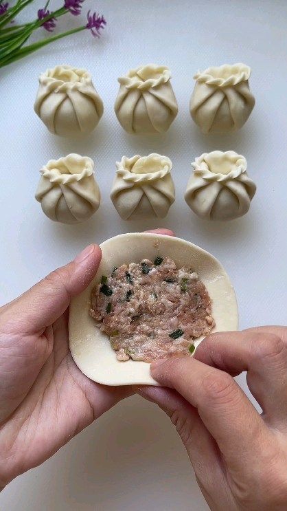 Folding Dumplings, Soap Slime, Asmr Soap, Momos Recipe, Quick Pasta Recipes, Noodle Recipes Easy, Vegetarian Fast Food, Tastemade Recipes, Sweet Dishes Recipes