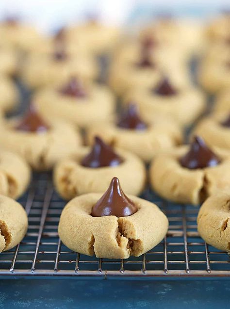 The Best Peanut Butter Blossoms - The Suburban Soapbox The Best Peanut Butter Blossoms, Best Peanut Butter Blossoms, Peanut Butter Blossom, Butter Blossoms, Peanut Butter Blossom Cookies, Blossom Cookies, Peanut Butter Blossoms, Best Peanut Butter, Cookie Recipe