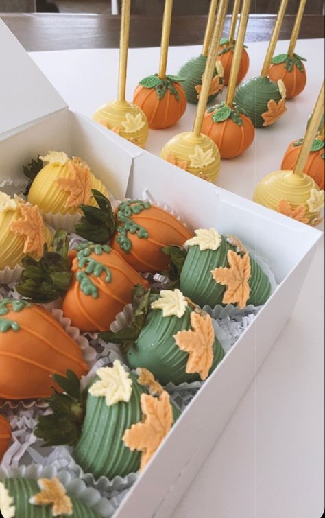 Pumpkin Dessert Table Decor, Dessert Shooters For Fall, Simple Cake Pop Designs, Fall Themed Sweets, Fall Baby Shower Treat Table, Fall Bridal Shower Dessert Table, Fall Sweets Table, Fall Themed Chocolate Strawberries, Fall Treat Table