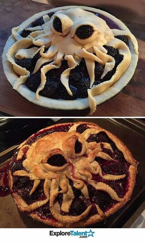 Cthulu Plat Halloween, Läskig Halloween, Blackberry Pie, Spooky Food, Pie Crusts, Halloween Baking, Halloween Dinner, Halloween Snacks, Halloween Desserts